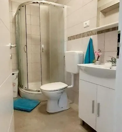 Lennida With Free Parking Kavran