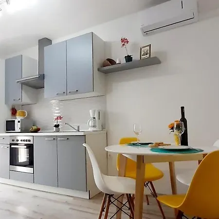 Apartment Lennida With Free Parking *