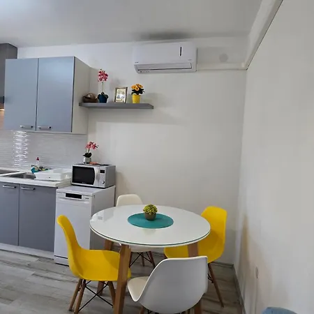 Lennida With Free Parking