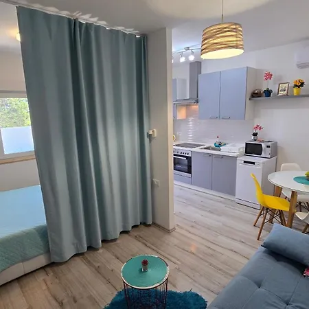 Lennida With Free Parking Apartament Kavran