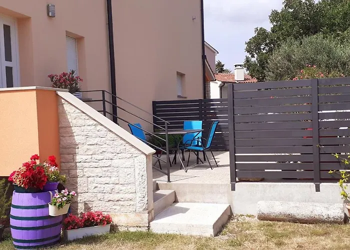 Lennida With Free Parking Appartement