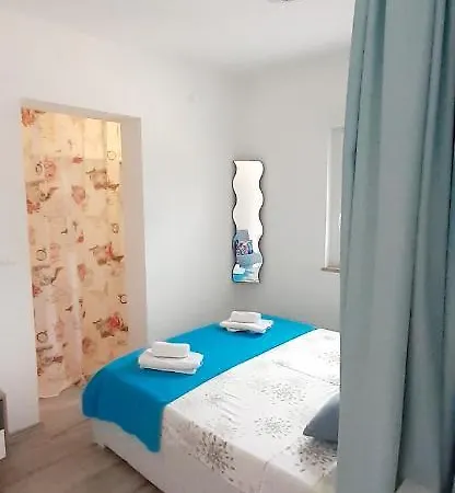 Lennida With Free Parking Apartment *