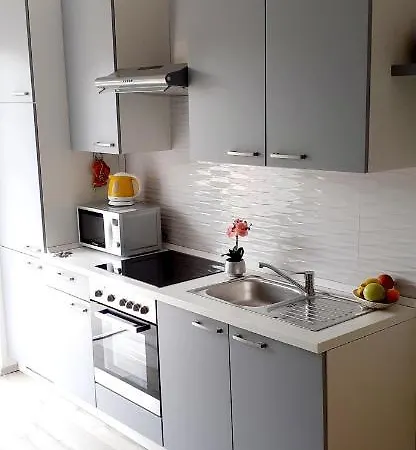 Lennida With Free Parking Apartment *