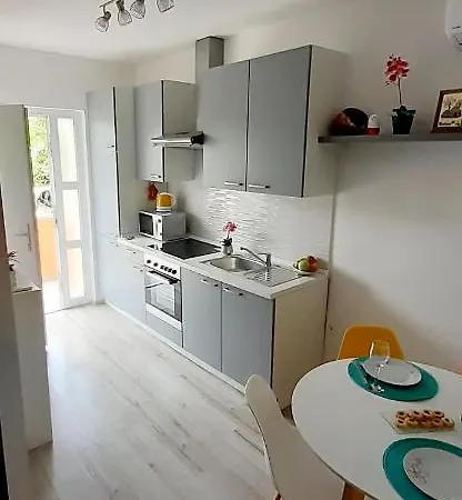 Apartment Lennida With Free Parking Kavran