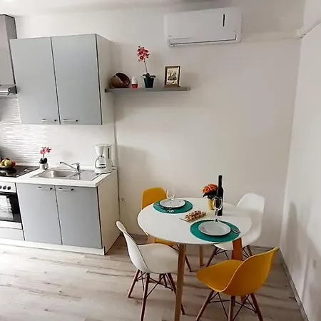 Apartman Lennida With Free Parking