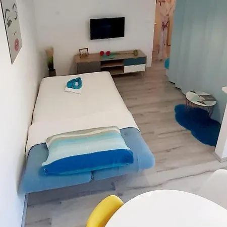 Lennida With Free Parking Apartment *
