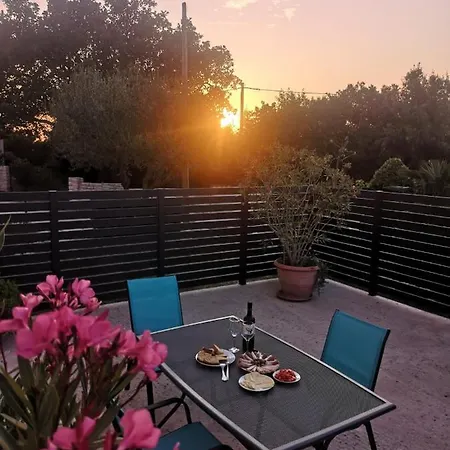 Lennida With Free Parking * Kavran