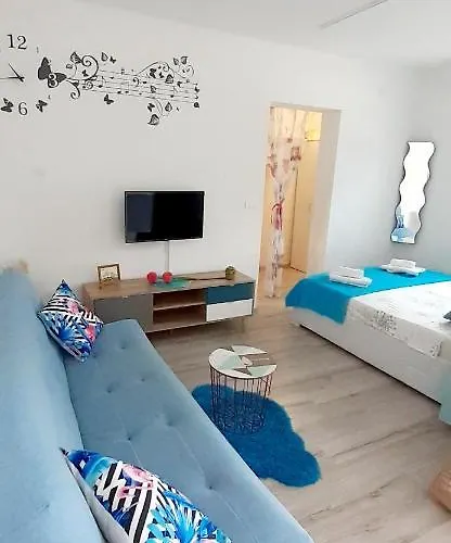 Lennida With Free Parking