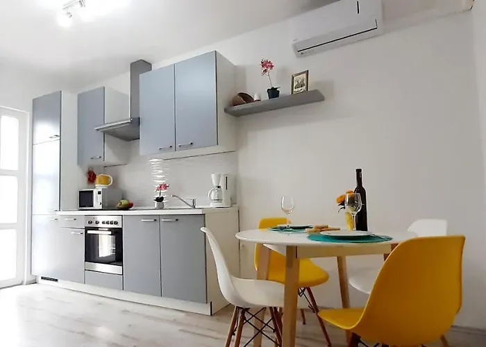 Lejlighed Lennida With Free Parking *