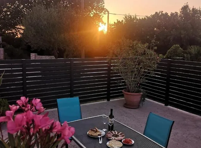 Lennida With Free Parking * Kavran